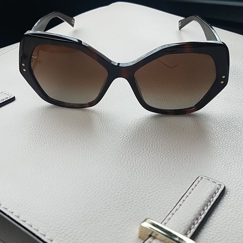 Marc Jacobs sunglasses - Picture 1 of 5